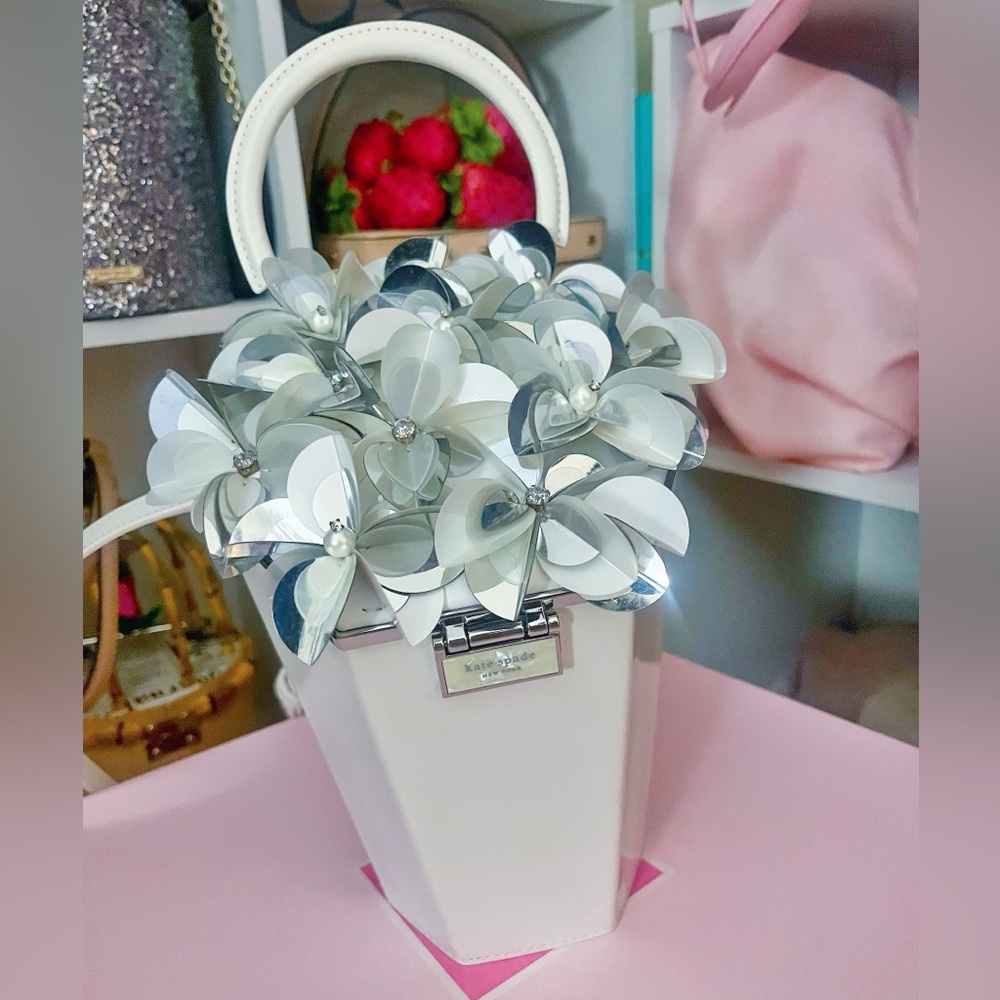 kate spade New York In Bloom Bouquet Embellished 3d flower vase purse